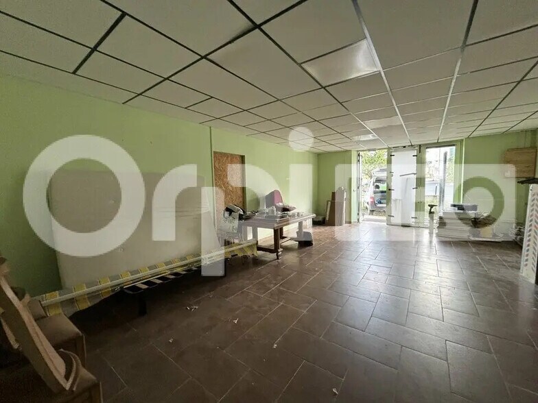 Local commercial dans Vallon-en-Sully à louer - Photo de l’immeuble – Image 2 sur 3