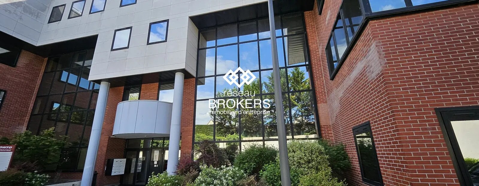 Bureau dans Le Pecq à louer Photo de l’immeuble– Image 1 sur 7