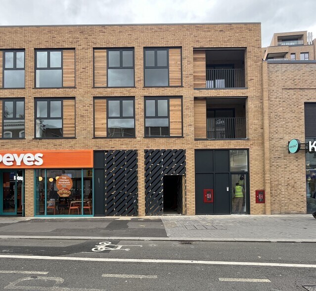 182-186 High St, Hounslow à louer - Photo de l’immeuble – Image 2 sur 2