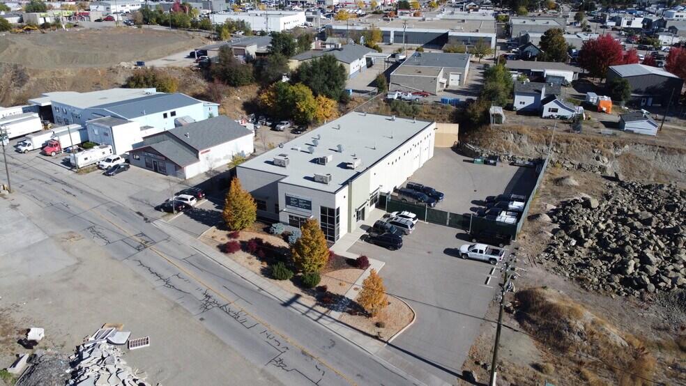 4501 31 St, Vernon, BC à vendre - Photo de l’immeuble – Image 2 sur 5