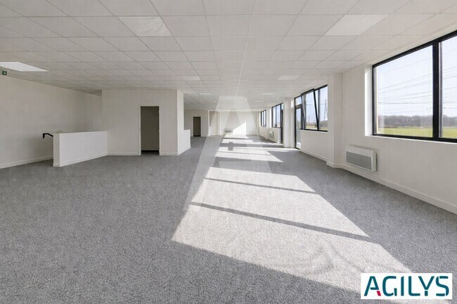 Plus de détails pour Avenue De La Plesse, Villebon-sur-Yvette - Local d'activités à louer