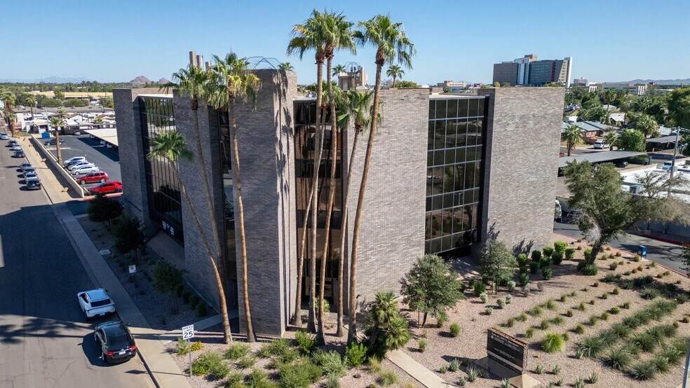 3221 N 16th St, Phoenix, AZ à louer - Photo de l’immeuble – Image 2 sur 9