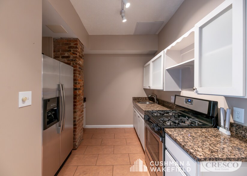 1020 Kenilworth Ave, Cleveland, OH à vendre - Photo intérieure – Image 2 sur 49