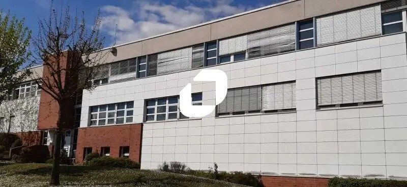 Bureau dans Goussainville à louer - Photo de l’immeuble – Image 2 sur 8