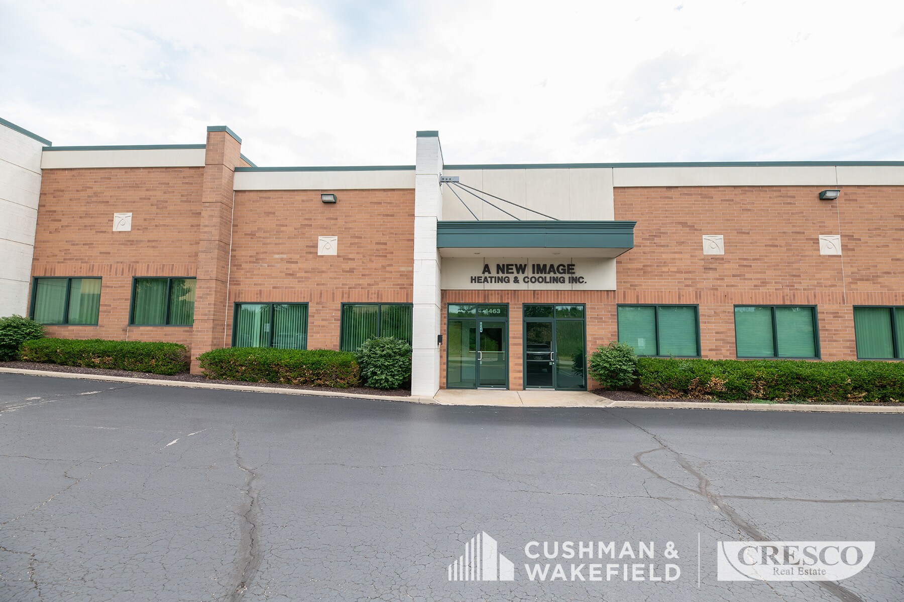4461-4463 Renaissance Pky, Cleveland, OH à louer Photo principale– Image 1 sur 10