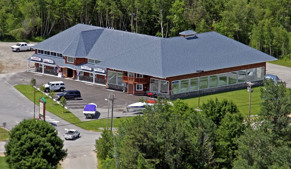 28 Weirs Rd, Gilford, NH à louer - Photo principale – Image 1 sur 19