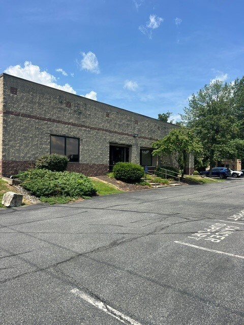 944 Marcon Blvd, Allentown, PA à louer Photo de l’immeuble– Image 1 sur 4