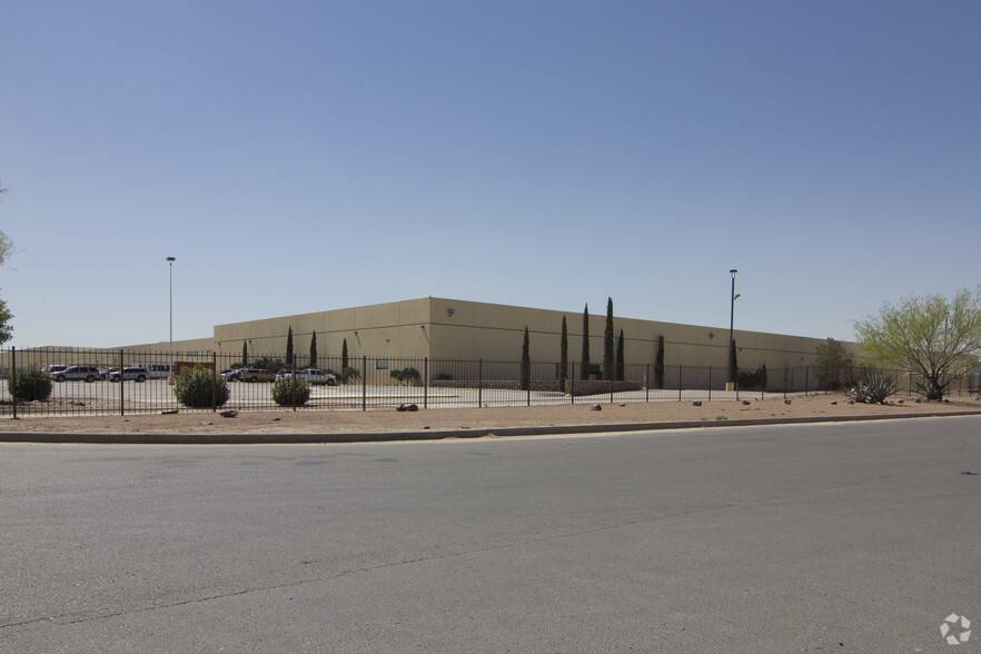 9600 Pan American, El Paso, TX à louer - Photo de l’immeuble – Image 3 sur 9