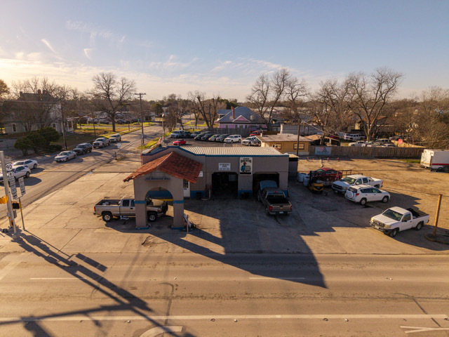 103 W Kingsbury St, Seguin, TX à vendre - Photo de l’immeuble – Image 3 sur 11