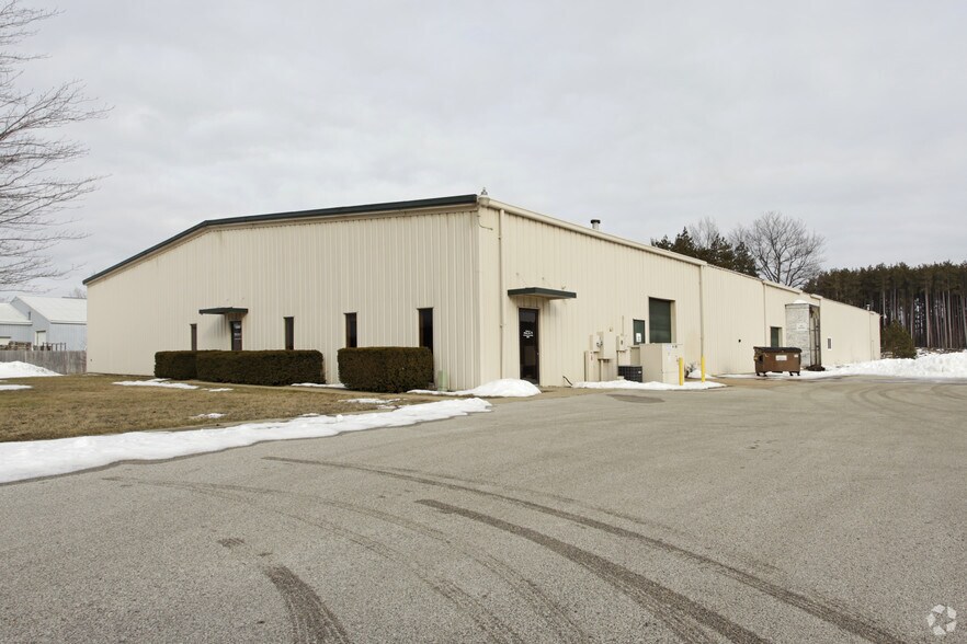 13690 172nd Ave, Grand Haven, MI à louer - Photo principale – Image 1 sur 2