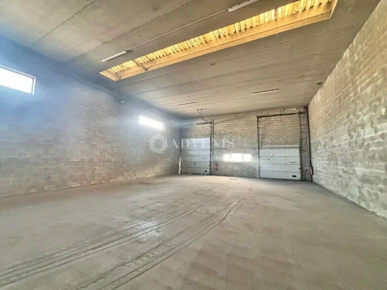 Local d’activités dans Champigny-sur-Marne à louer - Photo de l’immeuble – Image 2 sur 7