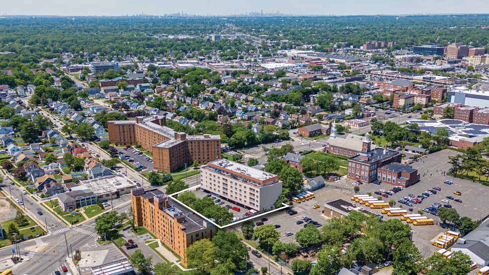 148 Greenwich St, Hempstead, NY à vendre - Photo de l’immeuble – Image 2 sur 7