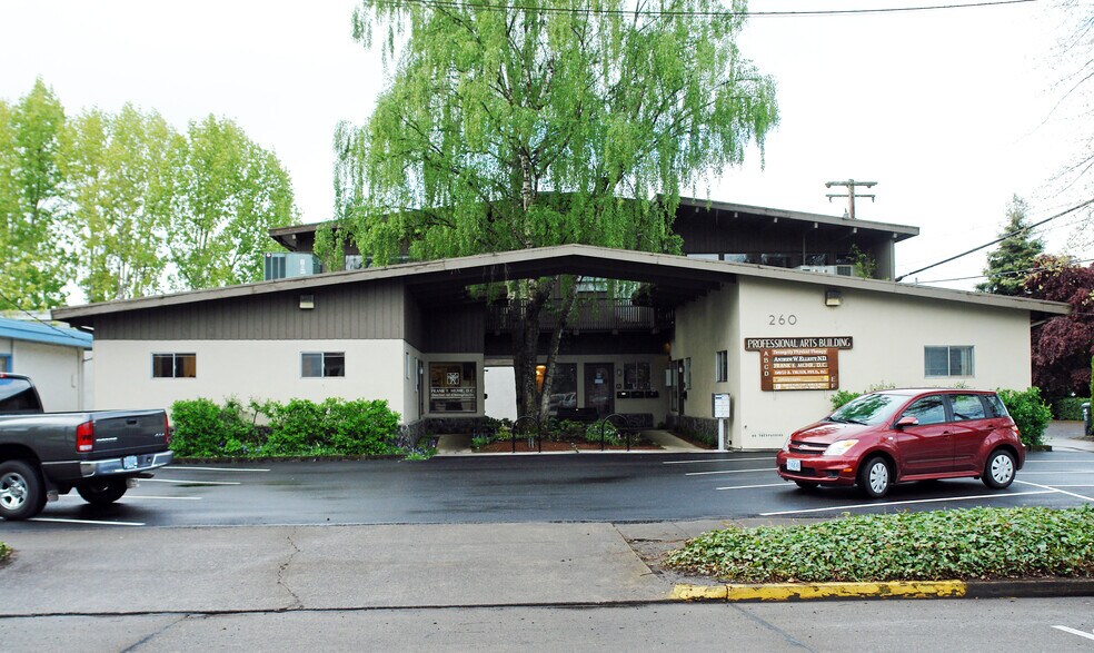 260 E 15th Ave, Eugene, OR à louer - Photo principale – Image 1 sur 3