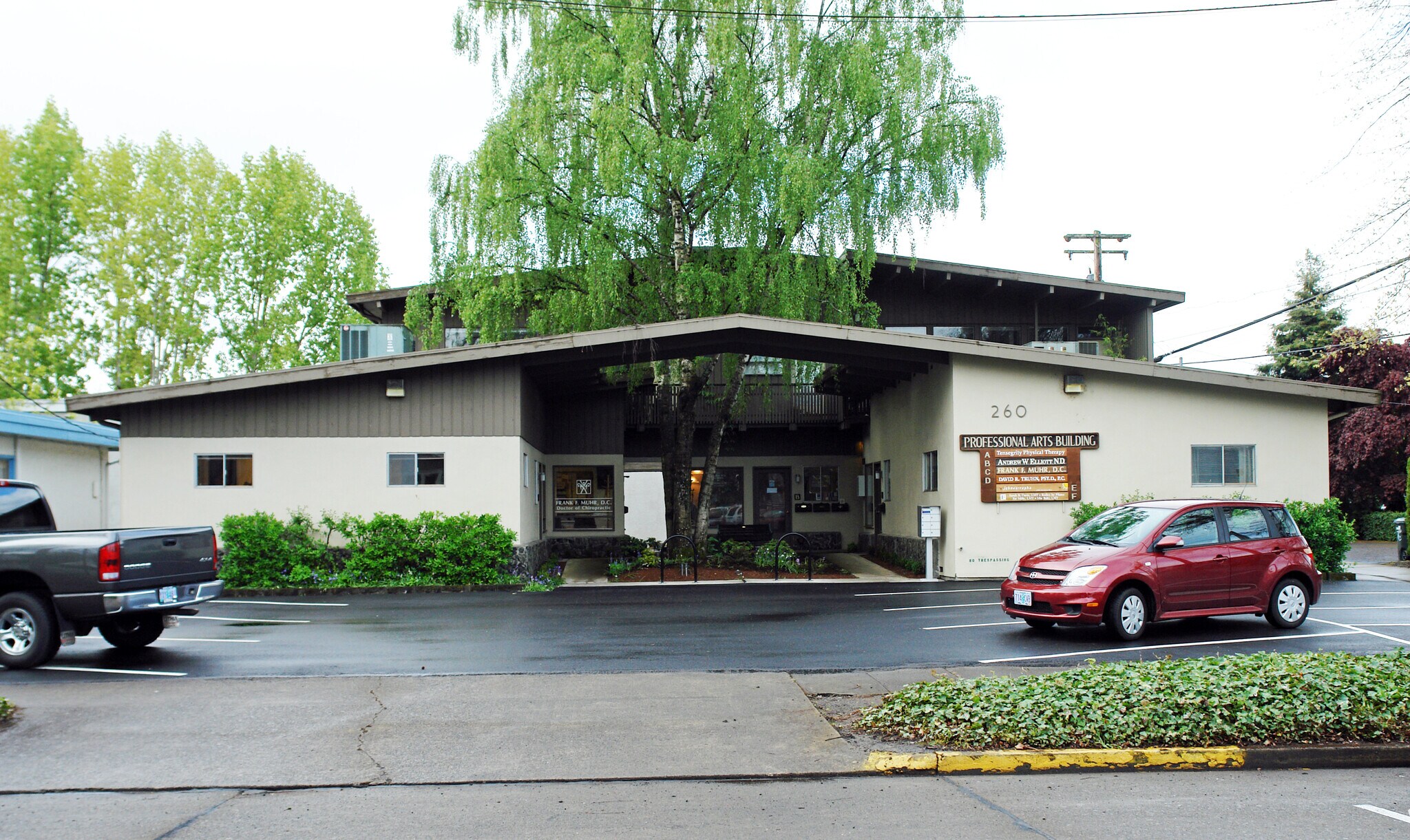 260 E 15th Ave, Eugene, OR à louer Photo de l’immeuble– Image 1 sur 4