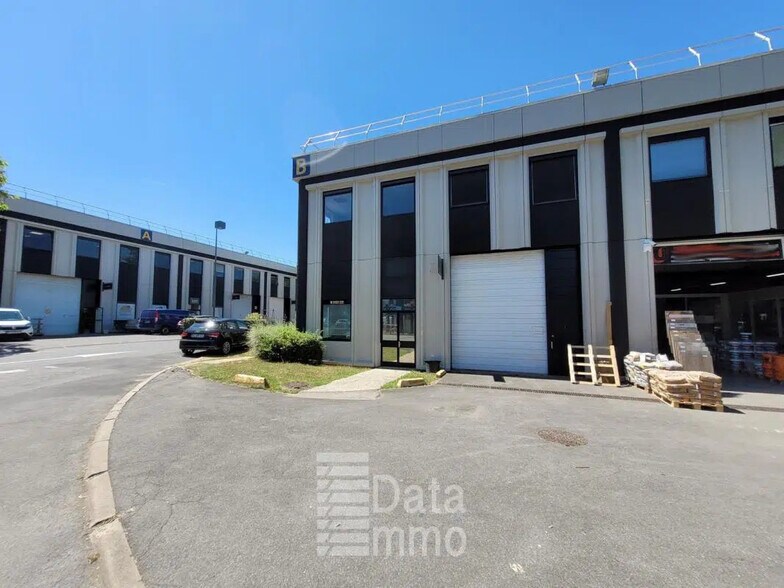 Industriel/Logistique dans Lognes à louer - Photo de l’immeuble – Image 2 sur 14