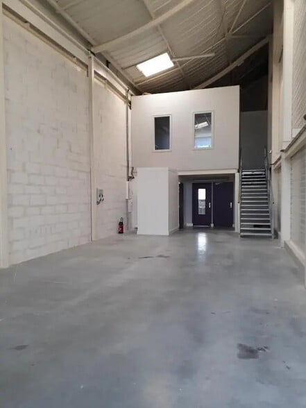 Local d’activités dans Caen à louer - Photo intérieure – Image 3 sur 8