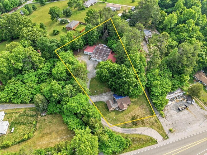 2633 Harriman Hwy, Harriman, TN à vendre - Photo de l’immeuble – Image 2 sur 13