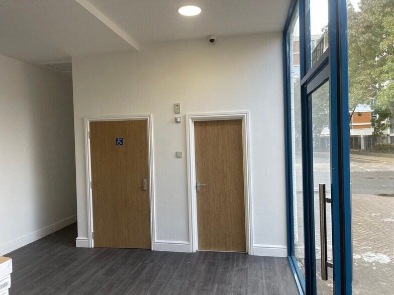 Grant Rd, Londres à louer - Hall d’entrée – Image 1 sur 14