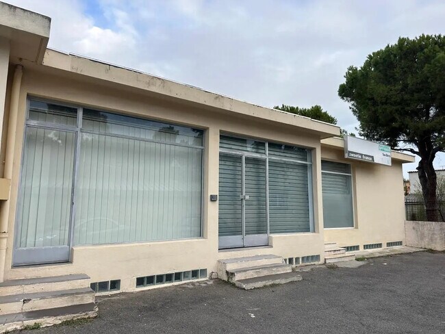 Plus de détails pour Bureau à vendre
