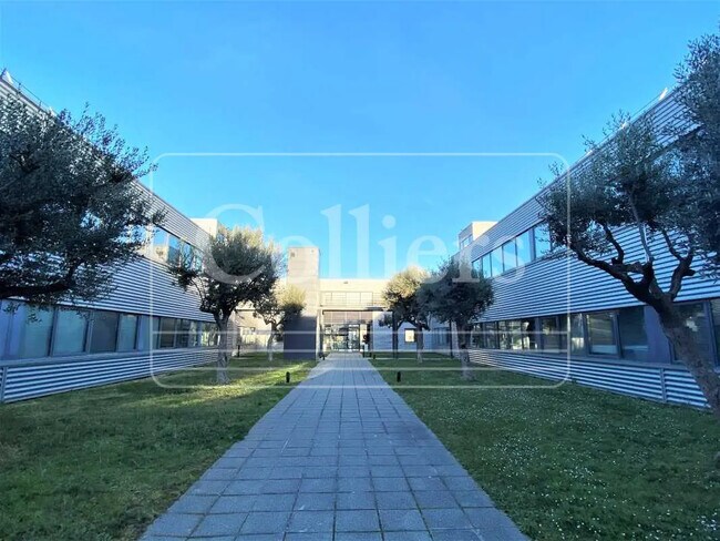 Plus de détails pour Bureau à louer