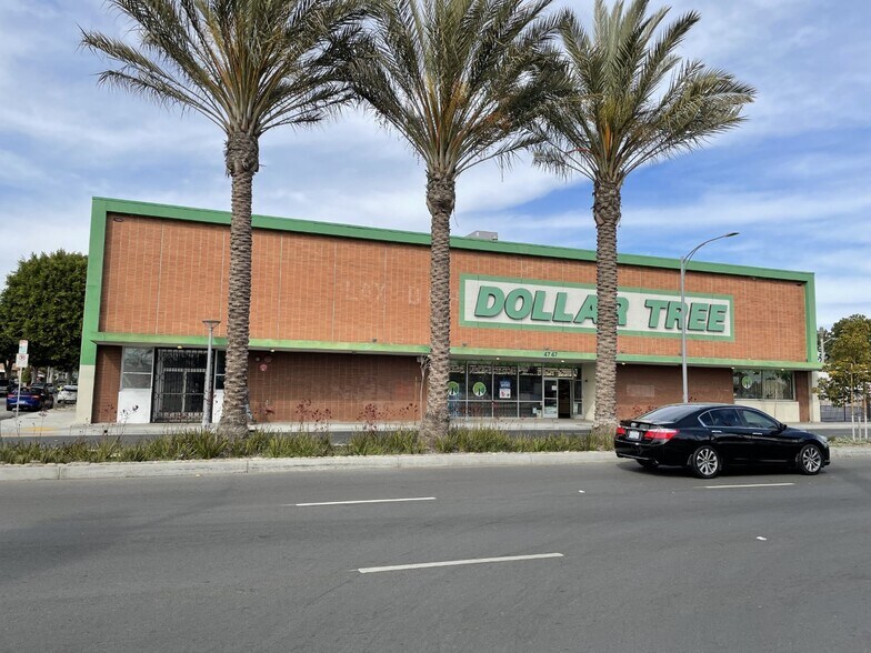 4747 W Century Blvd, Inglewood, CA à louer - Photo de l’immeuble – Image 3 sur 27