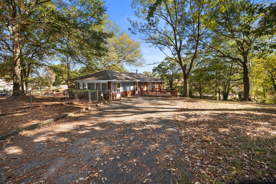 957 Astor Ave, Forest Park, GA à vendre - Photo de l’immeuble – Image 2 sur 6