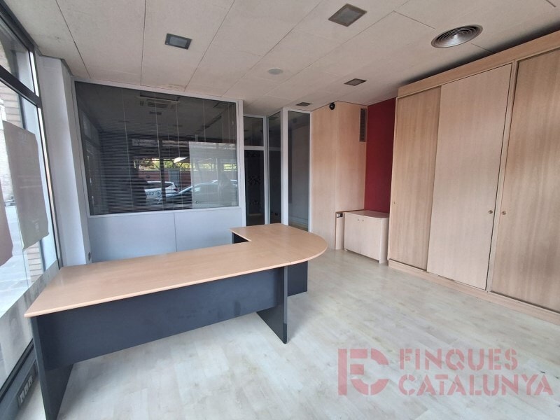 Carrer Castell de Perelada, 18, Girona, GER 17003 - Lot Pt 02 - - Photo intérieure - Image 2 of 13
