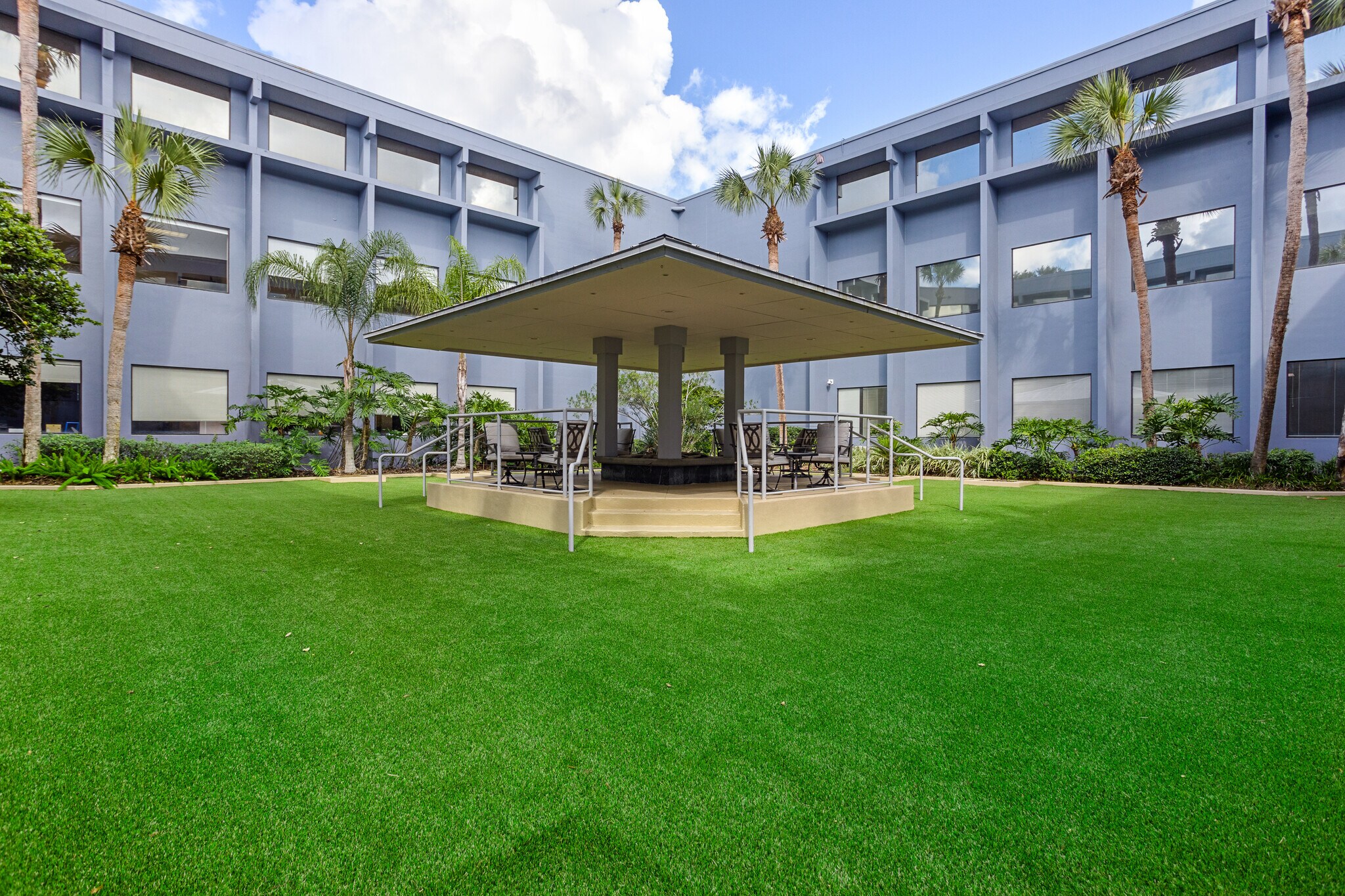 7825 Baymeadows Way, Jacksonville, FL à louer Photo de l’immeuble– Image 1 sur 8