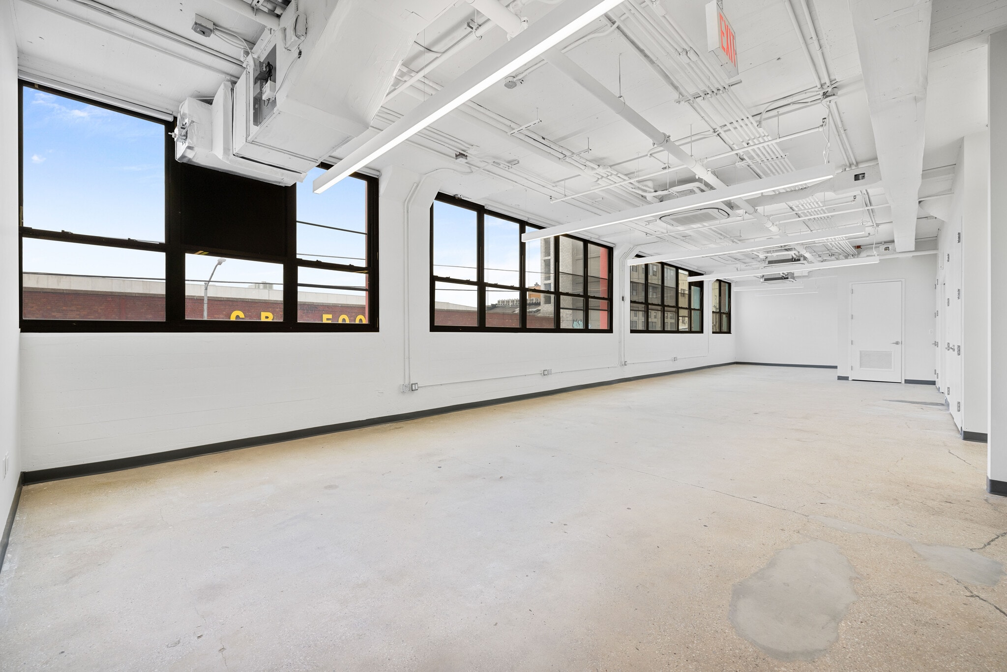 315 Meserole St, Brooklyn, NY à louer Photo intérieure– Image 1 sur 2