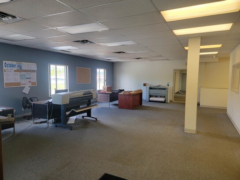 9588 Milwaukee Way, Prince George, BC à louer - Photo intérieure – Image 3 sur 15