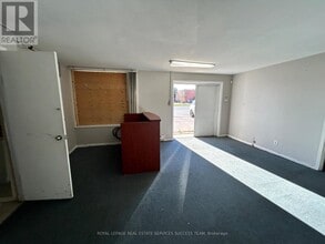 3455 Wolfedale Rd, Mississauga, ON à louer Photo intérieure– Image 2 sur 2