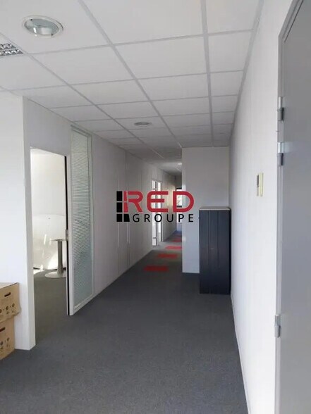 489 Route De Berre, Éguilles à louer - Photo de l’immeuble – Image 3 sur 9