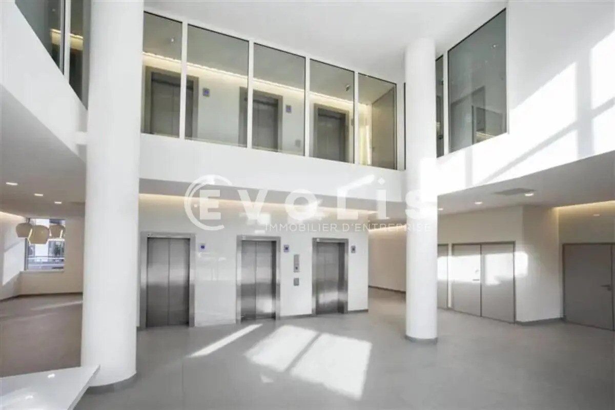 Bureau dans Noisy-le-Grand à louer Hall d’entrée– Image 1 sur 11