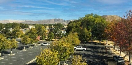 5190 Neil Rd, Reno, NV à louer Photo intérieure– Image 2 sur 4