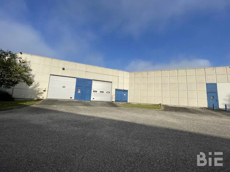 Local d'activités dans Bordeaux à vendre - Photo de l’immeuble – Image 3 sur 5