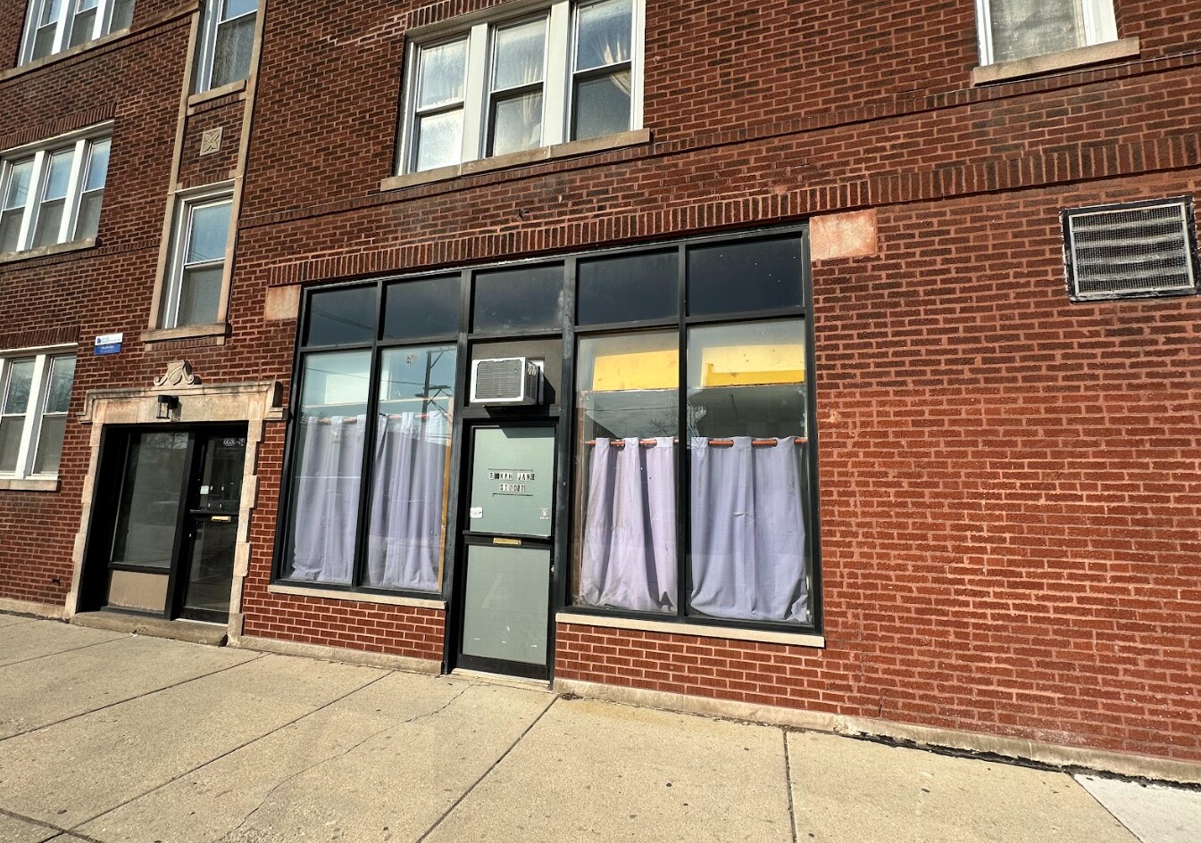 2354 N Saint Louis Ave, Chicago, IL à louer Photo intérieure– Image 1 sur 2