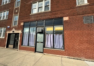 2354 N Saint Louis Ave, Chicago, IL à louer Photo intérieure– Image 1 sur 2