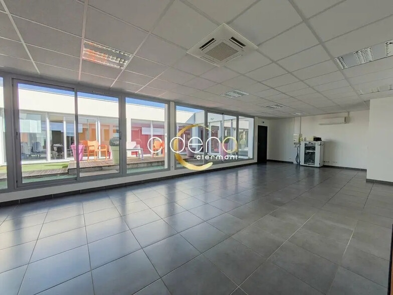 Bureau dans Aubière à louer - Photo de l’immeuble – Image 2 sur 5