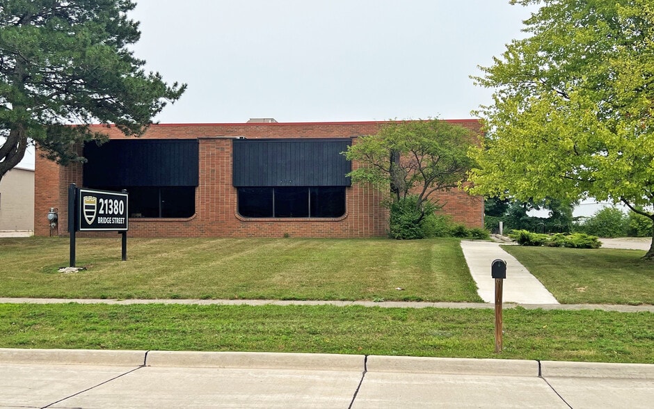 21380 Bridge St, Southfield, MI à vendre - Photo principale – Image 1 sur 3