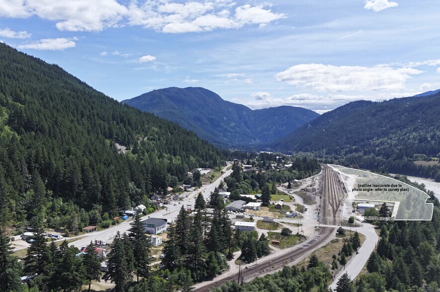 47994 Riverside Rd, Boston Bar, BC à vendre - Aérien – Image 2 sur 3