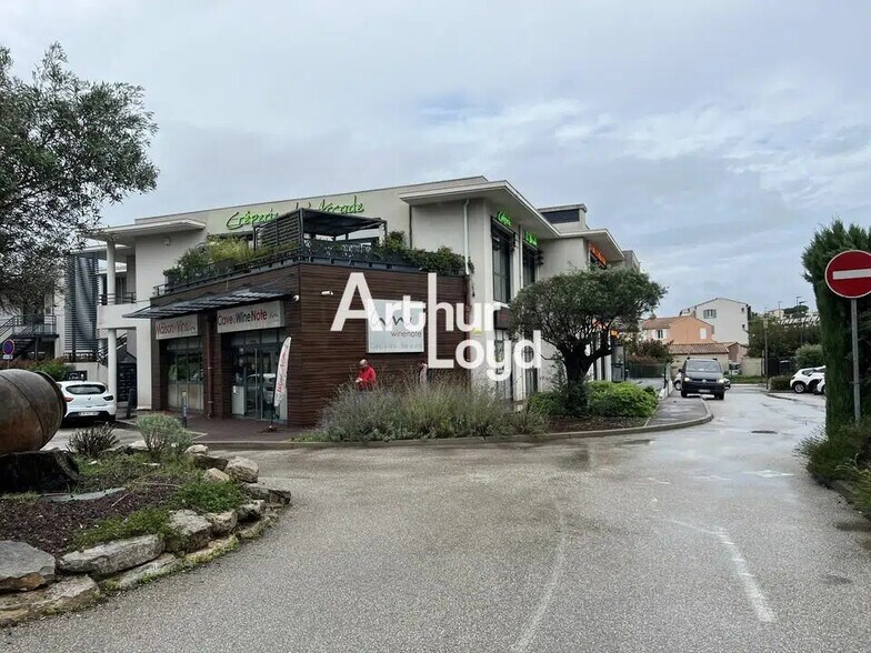 106 Boulevard Jean Moulin, Puget-sur-Argens à louer - Photo de l’immeuble – Image 1 sur 5