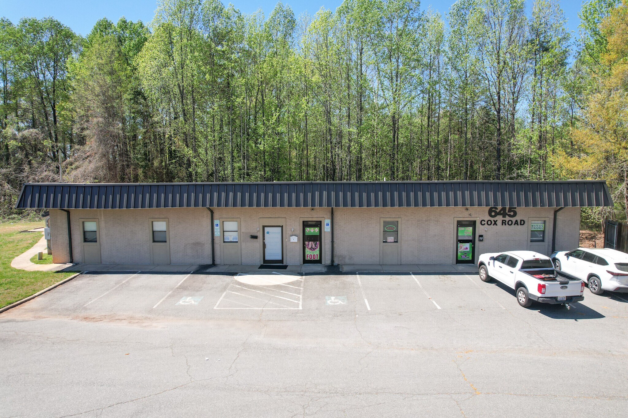 645 Cox Rd, Gastonia, NC à louer Photo de l’immeuble– Image 1 sur 7