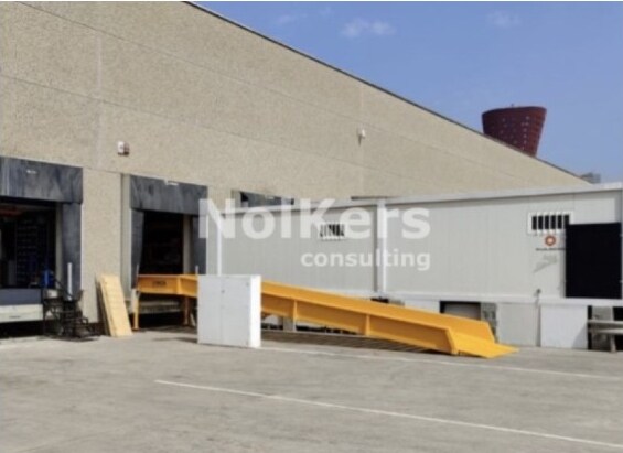 Industriel/Logistique dans L'Hospitalet de Llobregat, Barcelona à louer - Photo de l’immeuble – Image 2 sur 7