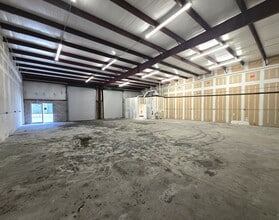 7540 103rd St, Jacksonville, FL à louer Photo intérieure– Image 2 sur 3