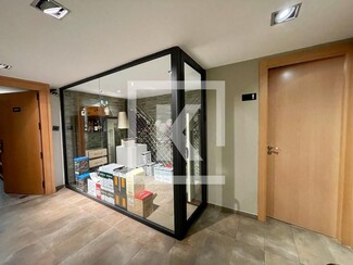 Plus de détails pour Local commercial à vendre