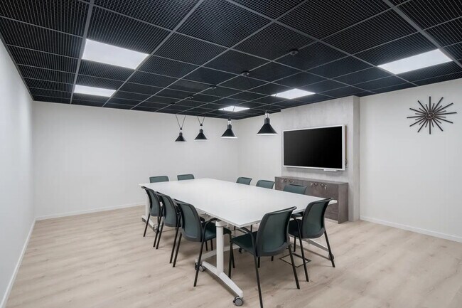 Plus de détails pour 520 Rue Frédéric Joliot Curie, Aix-en-Provence - Bureau à louer