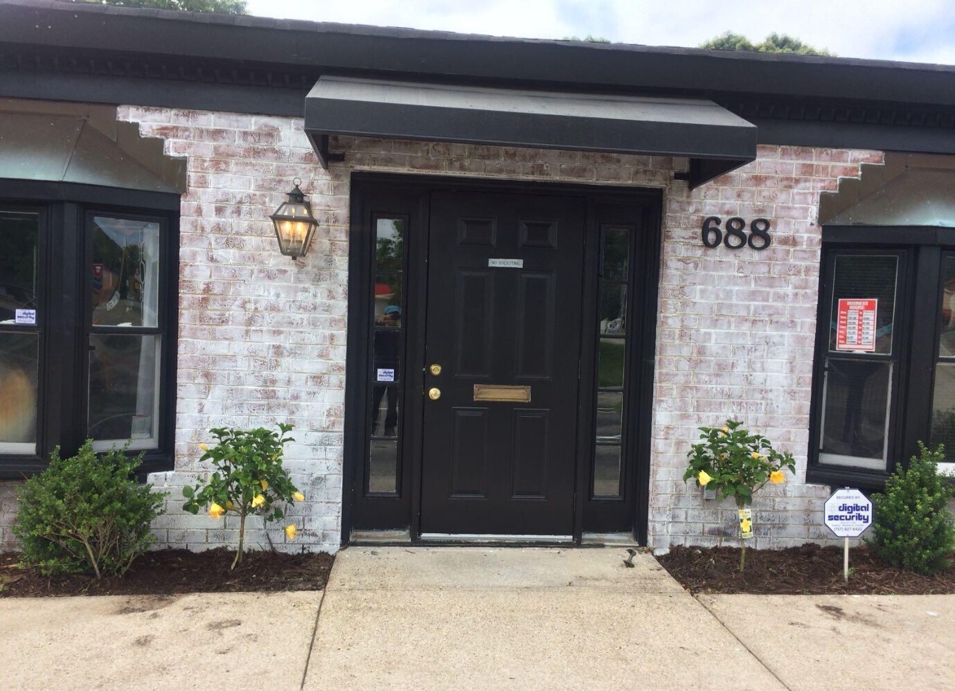 688 J Clyde Morris Blvd, Newport News, VA à vendre Photo de l’immeuble– Image 1 sur 11