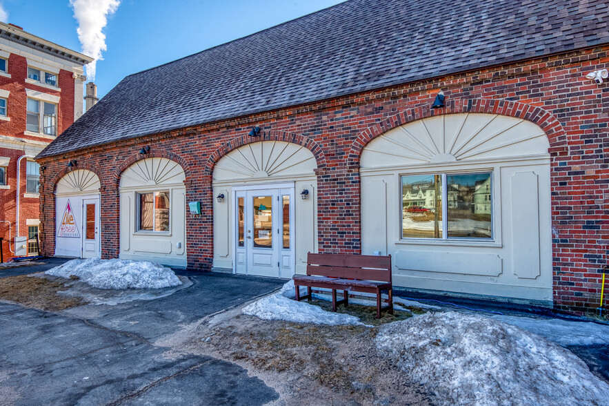 206 Main St, Berlin, NH à vendre - Photo de l’immeuble – Image 2 sur 34