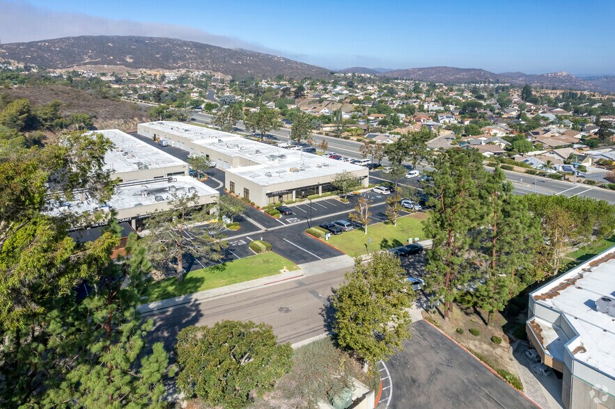 11305 Rancho Bernardo Rd, San Diego, CA à louer - Aérien – Image 2 sur 10