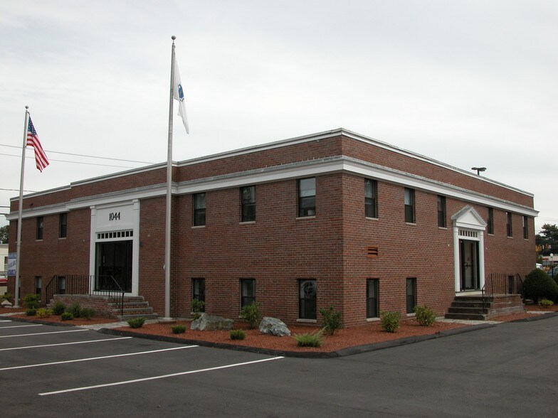 1044 Central St, Stoughton, MA à louer - Photo principale – Image 1 sur 15